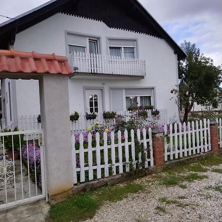 Sobe Za Nocenje Gospic Hotell Eksteriør bilde