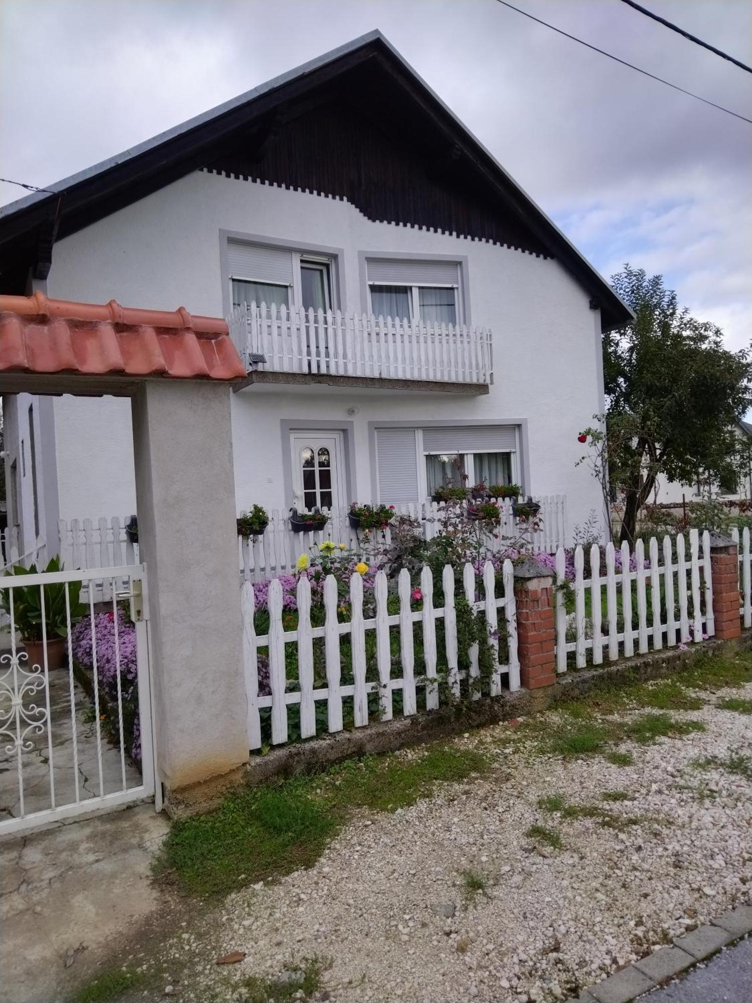 Sobe Za Nocenje Gospic Hotell Eksteriør bilde